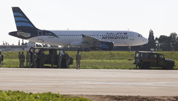 Захваченный террористами самолет авиакомпании Afriqiyah Airways приземлился на Мальте - Sputnik Արմենիա