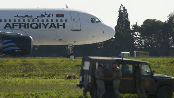 Захваченный террористами самолет авиакомпании Afriqiyah Airways приземлился на Мальте - Sputnik Армения
