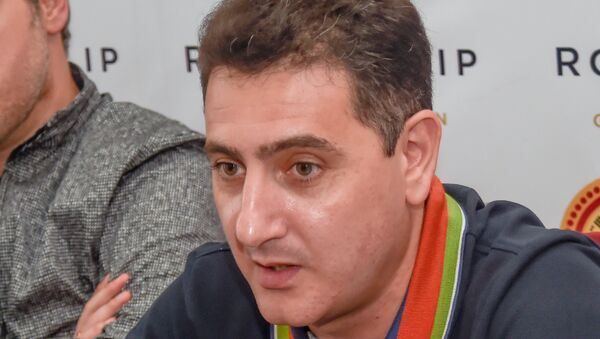 Эдуард Топчян, художественный руководитель и главный дирижер Национального филармонического оркестра Армении - Sputnik Արմենիա