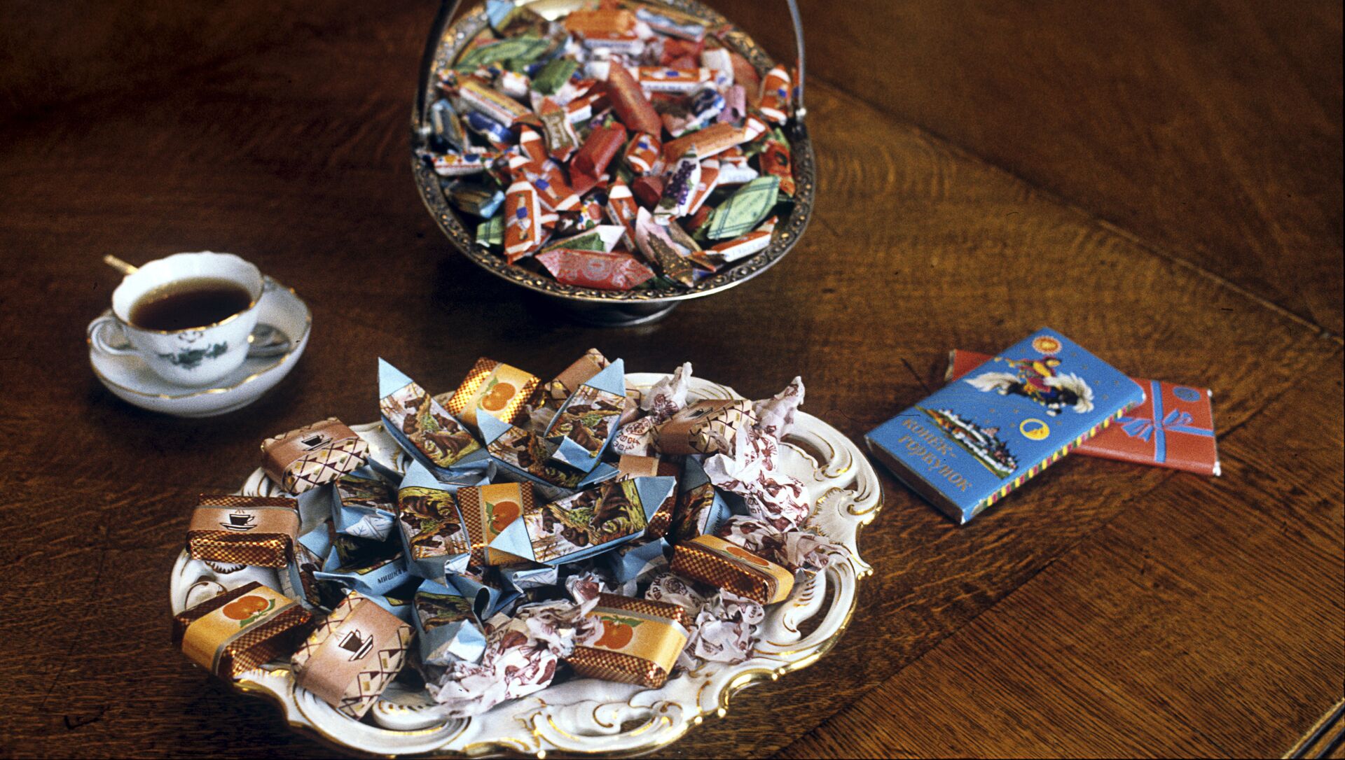Шоколадные конфеты фабрики Красный Октябрь - Sputnik Армения, 1920, 19.04.2021