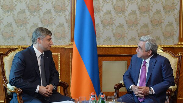 Встреча главы РЖД Олега Белозерова и президента Армении Сержа Саргсяна - Sputnik Армения