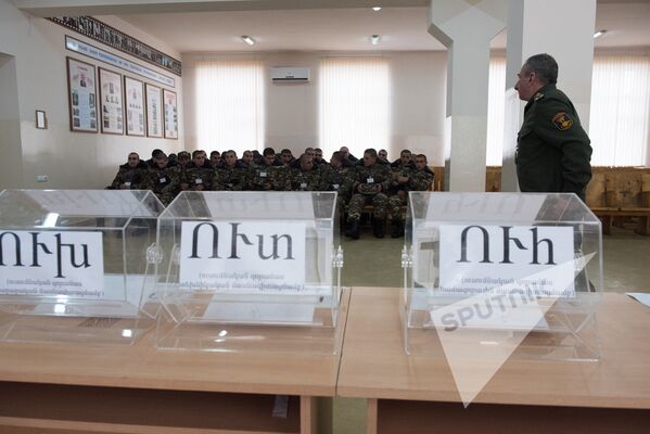 Зимний призыв в армию 2017, Ереван. Жеребьевка - Sputnik Армения