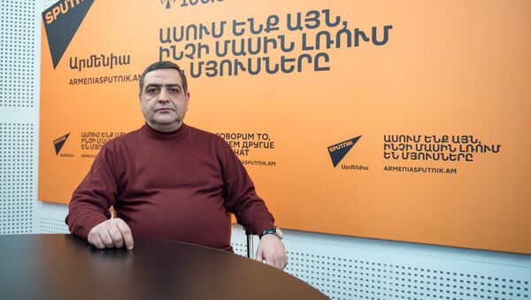 Тигран Геворгян в гостях у радио Sputnik Армения - Sputnik Արմենիա