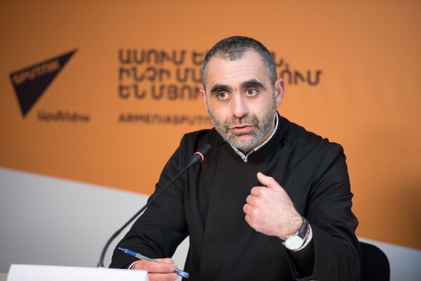 Иерей Есаи Артенян Иерей Есаи Артенян - Sputnik Армения