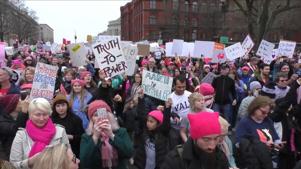 Женские марши против Трампа в Нью-Йорке, Вашингтоне, Лос-Анджелесе и Париже - Sputnik Армения