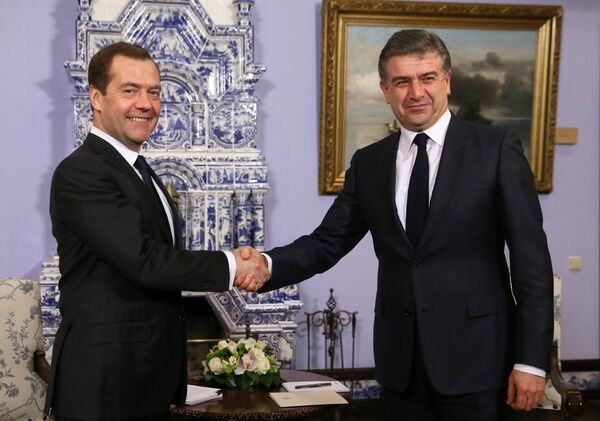 Премьер-министр РФ Д. Медведев встретился с премьер-министром РФ Армении К. Карапетяном - Sputnik Армения