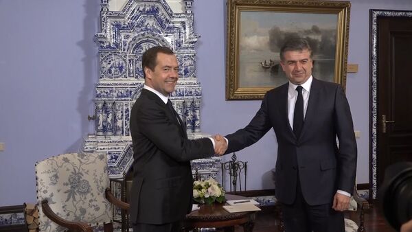 Медведев и Карапетян отметили важность увеличения товарооборота между двумя странами - Sputnik Армения