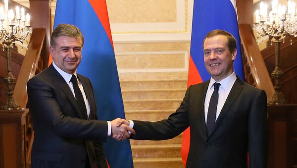 Премьер-министр РФ Д. Медведев встретился с премьер-министром Армении К. Карапетяном - Sputnik Армения
