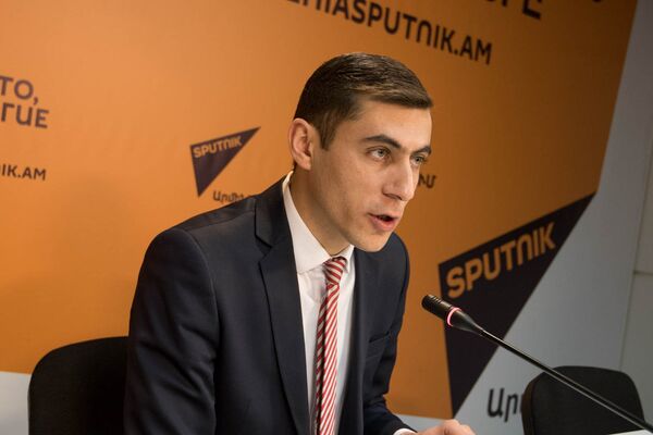 П/к Гагика Суреняна в пресс-центре Sputnik Армения П/к Гагика Суреняна в пресс-центре Sputnik Армения - Sputnik Արմենիա