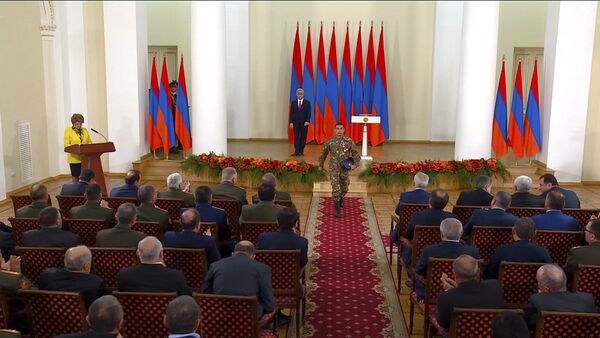 ՀՀ նախագահ Սերժ Սարգսյանը շնորհավորեց հայոց բանակի տարեդարձի առթիվ - Sputnik Արմենիա