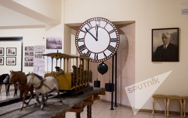 Башенные часы здания полицейского управления. Музей истории Еревана - Sputnik Армения