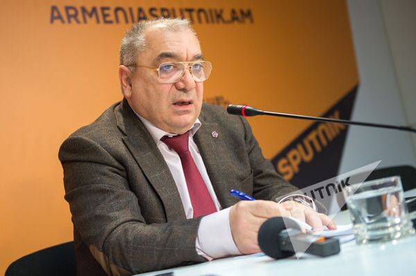 Вачаган Айвазян Вачаган Айвазян - Sputnik Армения