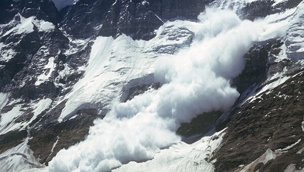 Сход лавины. Архивное фото - Sputnik Արմենիա