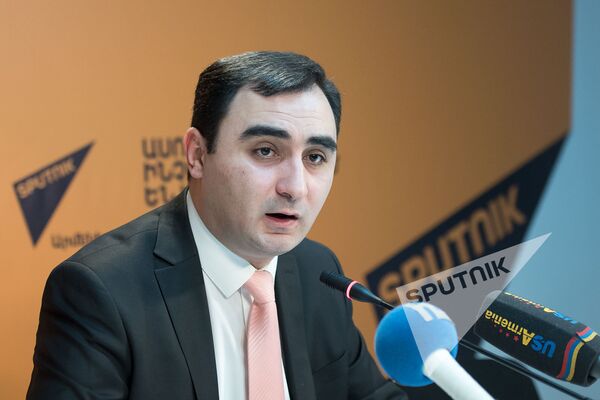 Бабкен Пипоян Бабкен Пипоян - Sputnik Армения