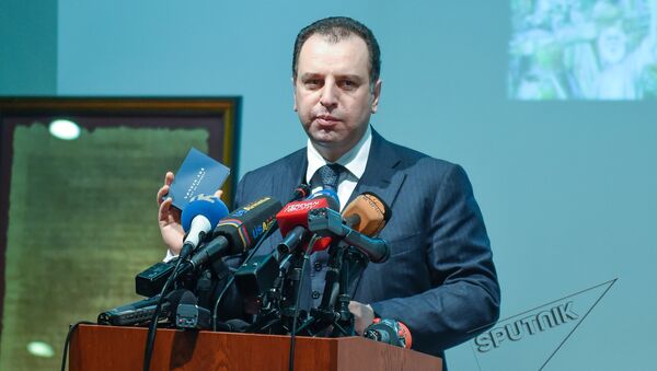 Виген Саргсян посетил Медицинский университет имени Мх.Гераци - Sputnik Армения