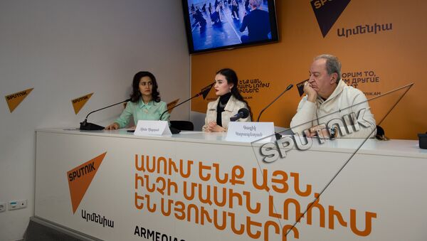 Рима Пипоян и Гагик Карапетян в пресс-центре Sputnik Армения - Sputnik Արմենիա