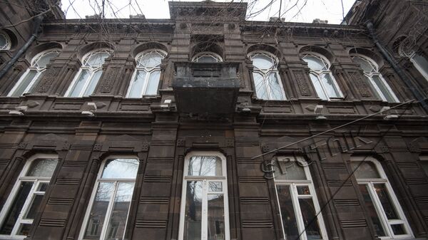 Улица Абовяна 3, здание АОКС-а. Старый Ереван  - Sputnik Армения