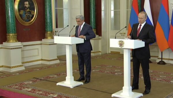 Президенты РФ и РА Владимир Путин и Серж Саргсян провели пресс-конференцию по итогам переговоров в Москве - Sputnik Армения