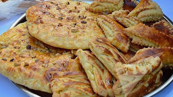 Гата - национальное армянское блюдо, представляющее из себя сладкие слоеные пирожки и лепешки - Sputnik Армения