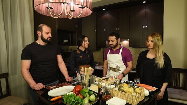 В гостях у шеф-повара: как приготовить блюда японской, итальянской и армянской кухонь - Sputnik Армения
