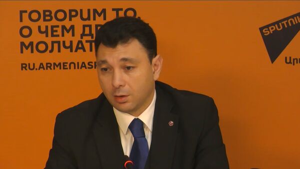 ԷԴՈՒԱՐԴ ՇԱՐՄԱԶԱՆՈՎԸ ՄԵԿՆԱԲԱՆՈՒՄ Է   ՍԵՐԺ ՍԱՐԳՍՅԱՆԻ ՀԱՅՏԱՐԱՐՈՒԹՅՈՒՆԸ «ԻՍԿԱՆԴԵՐԻ» ՄԱՍԻՆ - Sputnik Արմենիա