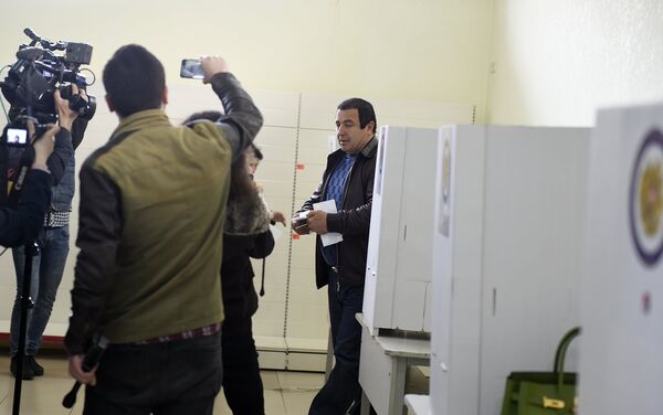 Гагик Царукян проголосовал на выборах НС РА - Sputnik Армения