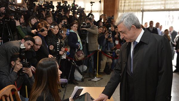 Серж Саргсян голосует на выборах в парламент Армении - Sputnik Արմենիա