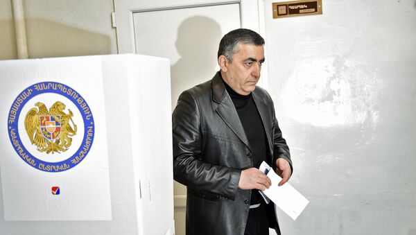 Армен Рустамян проголосовал на выборах в НС РА - Sputnik Армения