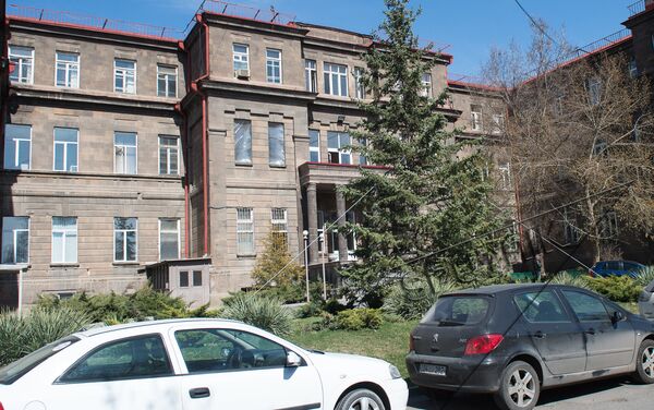 Здание больницы N1 в Ереване - Sputnik Армения