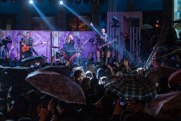 7 апреля отметили концертом в Ереване. Сона Рубенян и Гарик Папоян - Sputnik Армения