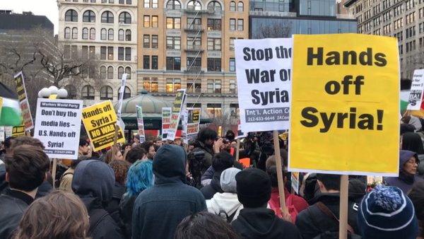 СПУТНИК_Акции протеста в США против ракетного удара по авиабазе в Сирии - Sputnik Армения