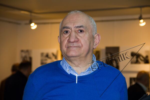 В Ереване открылась выставка Грузия – двойные страницы. Фотограф Юрий Мечитов В Ереване открылась выставка Грузия – двойные страницы. Фотограф Юрий Мечитов - Sputnik Армения