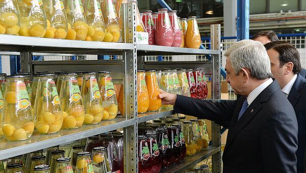 Президент Армении Серж Саргсян ознакомился с продукцией и программами развития компании Спайка - Sputnik Արմենիա