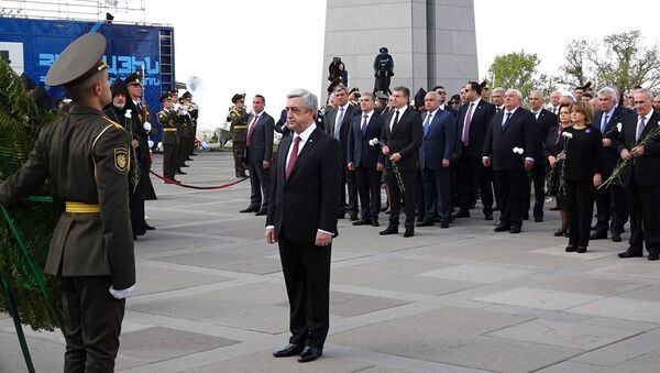 Президент Армении по случаю дня памяти жертв Геноцида посетил Цицернакаберд - Sputnik Армения