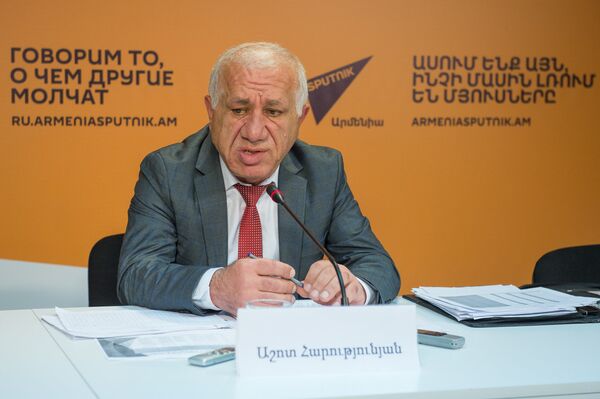 Ашот Арутюнян Ашот Арутюнян - Sputnik Արմենիա