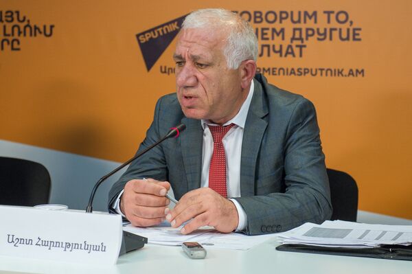 Ашот Арутюнян Ашот Арутюнян - Sputnik Արմենիա
