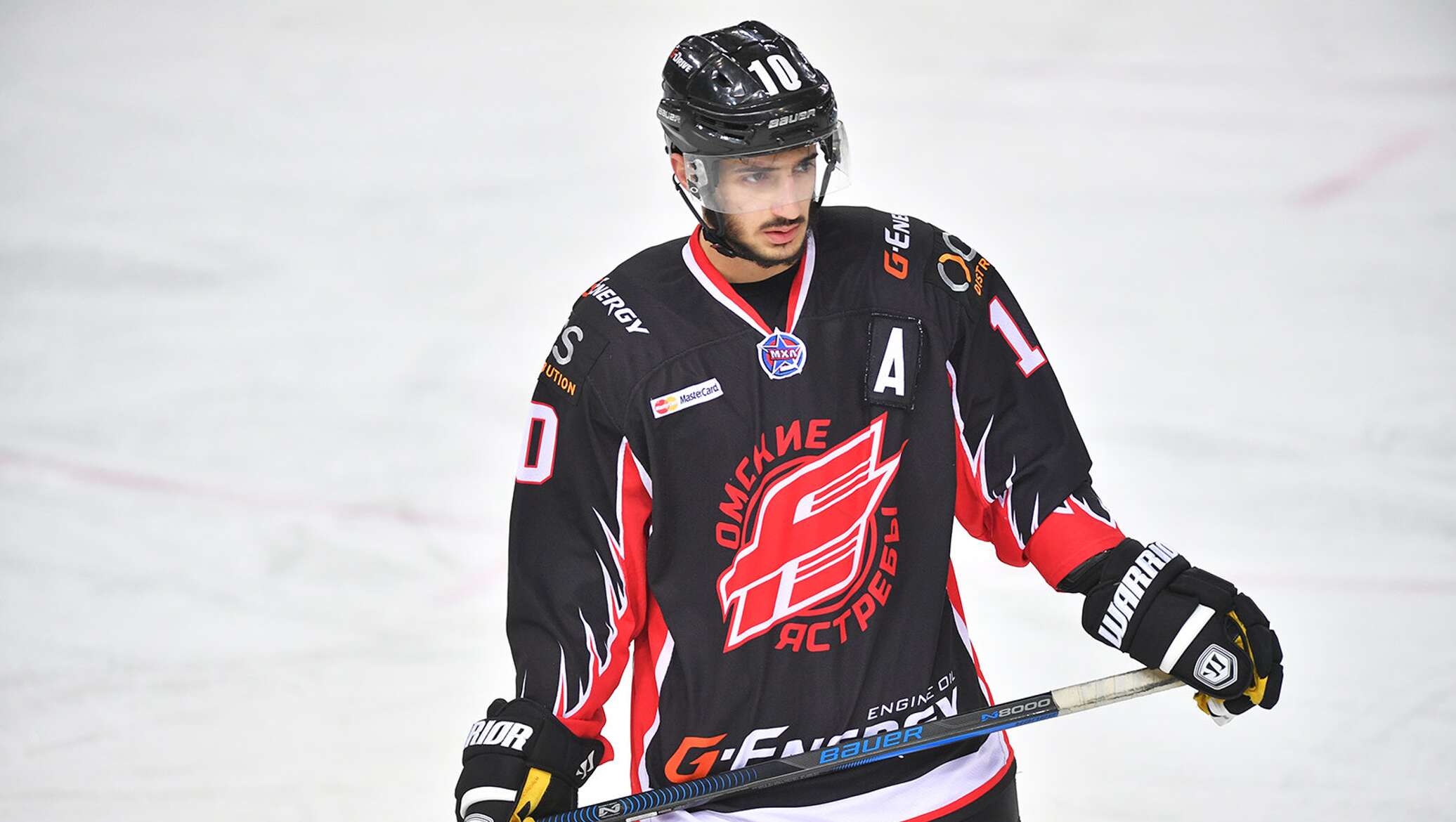 манукян хоккеист