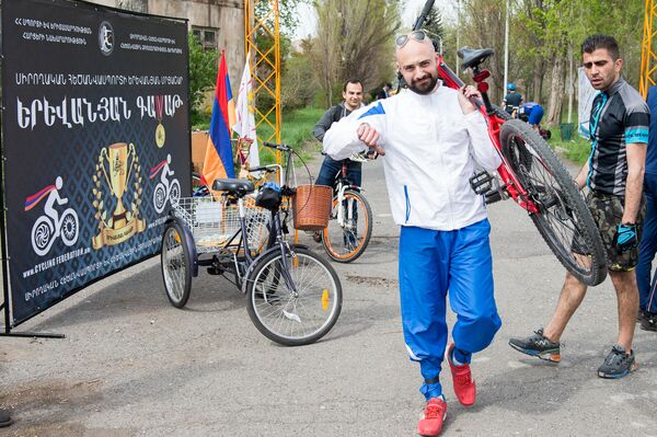 Участники турнира по любительскому велоспорту Ереванский кубок 2017 - Sputnik Армения