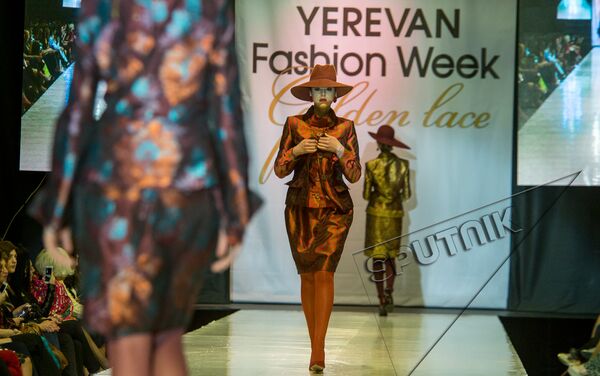 Неделя моды Golden Lace в рамках VII ювелирной выставки Yerevan Show Неделя моды Golden Lace в рамках VII ювелирной выставки Yerevan Show - Sputnik Армения