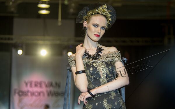 Неделя моды Golden Lace в рамках VII ювелирной выставки Yerevan Show Неделя моды Golden Lace в рамках VII ювелирной выставки Yerevan Show - Sputnik Армения