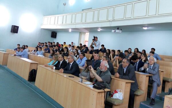Презентация Олимпиады по физике и математике для учащихся старших классов в Ереване - Sputnik Армения