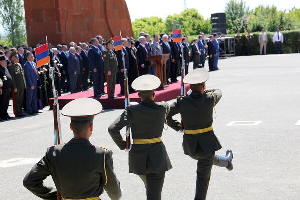 99-летие Первой Республики Армения в Сардарапате 99-летие Первой Республики Армения в Сардарапате - Sputnik Армения