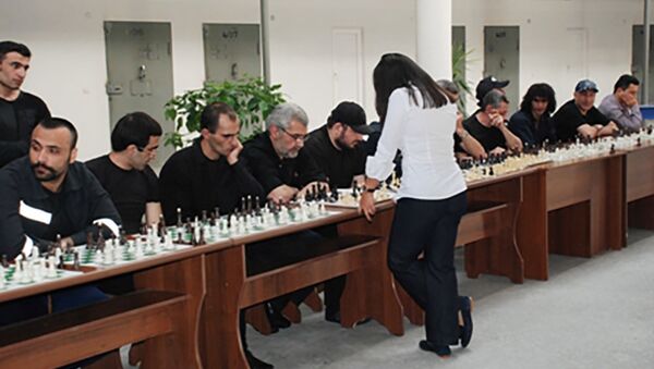 Шахматистка Ариана Каоли провела шахматную партию с заключенными в уголовно-исполнительном учреждении Армавир - Sputnik Армения