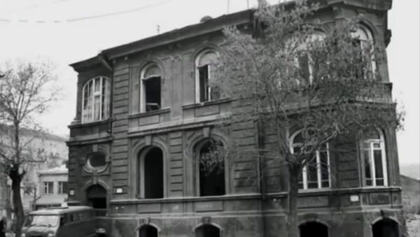 Улица Вазгена Саргсяна. Здание лимонадной фабрики Ласто Хачатура Гиланяна - Sputnik Армения