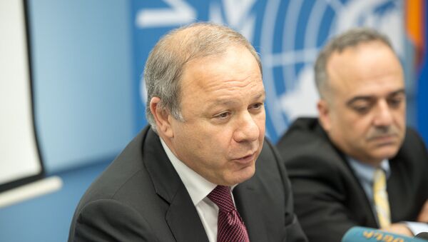 П/к на тему Курение - угроза развитию в офисе ООН. Левон Алтунян - Sputnik Արմենիա