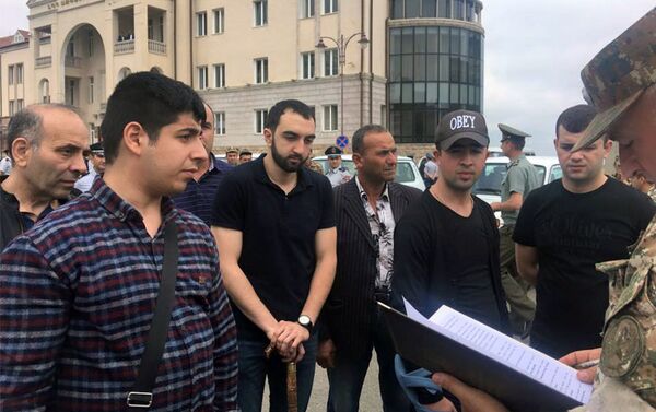 Шести участникам четырехдневной апрельской войны в Карабахе вручили машины Шести участникам четырехдневной апрельской войны в Карабахе вручили машины - Sputnik Армения