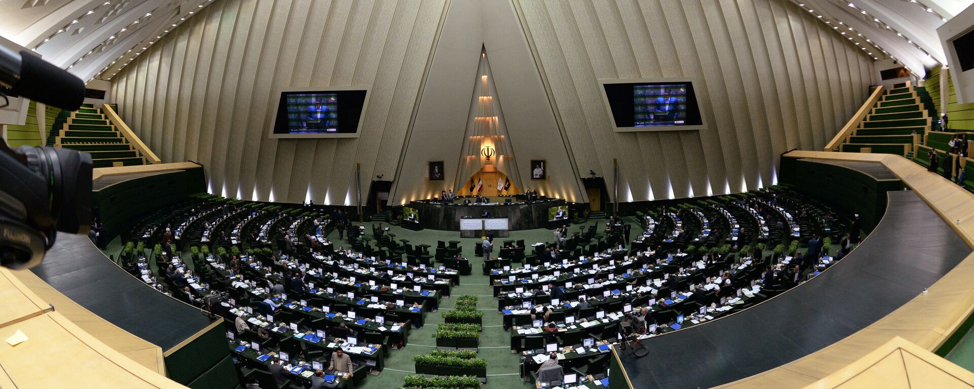 Зал заседаний парламента Ирана  - Sputnik Армения, 1920, 29.11.2020