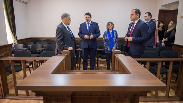 Открытие новой тенически оснащенной рабочей комнаты в Палате  пдвокатов Армении - Sputnik Արմենիա