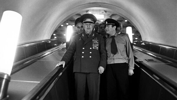 Маршал Баграмян и начальник ереванского метрополитена. 1980-е годы - Sputnik Армения