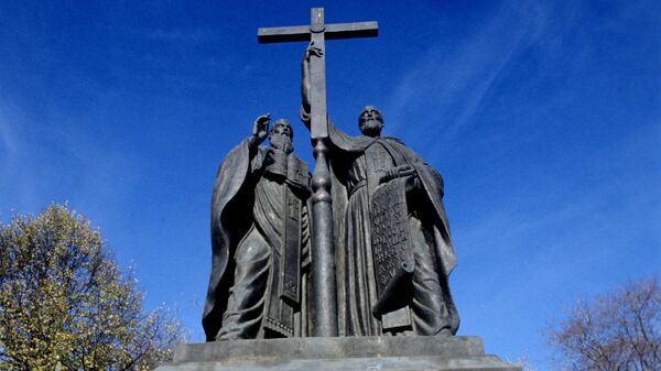 Памятник основоположникам славянской письменности Кириллу и Мифодию - Sputnik Армения